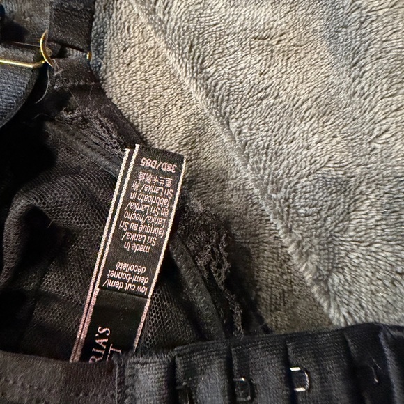 Victoria’s Secret low cut Demi bra - Picture 4 of 4
